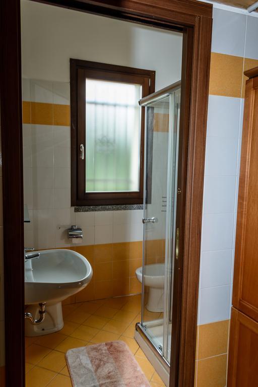 Bed And Breakfast Linate Peschiera Borromeo Chambre photo